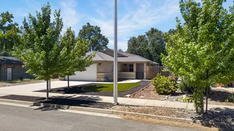 1656 School St, Anderson, CA 96007 photo 2