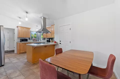 366 Newport Dr, Redding, CA 96001 photo 10