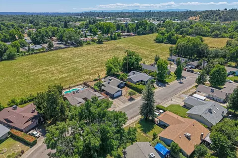 366 Newport Dr, Redding, CA 96001 photo 33
