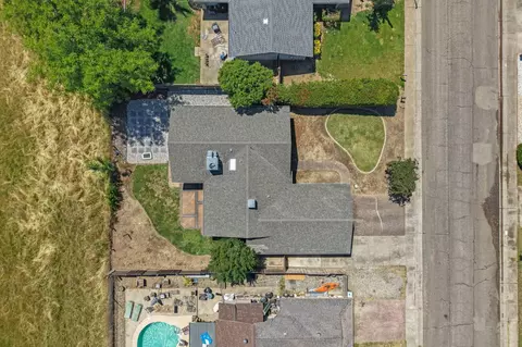 366 Newport Dr, Redding, CA 96001 photo 32