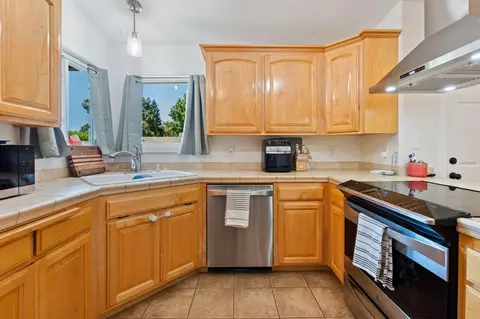 366 Newport Dr, Redding, CA 96001 photo 14