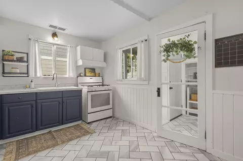 Kitchen - 2829 Leland Ave, Redding, CA 96001 photo 1 of 3