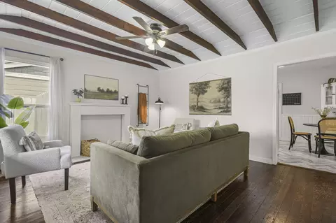 Living - 2829 Leland Ave, Redding, CA 96001 photo 3 of 3