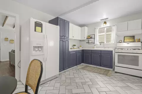 Kitchen - 2829 Leland Ave, Redding, CA 96001 photo 2 of 3