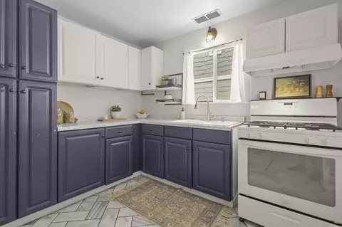 Kitchen - 2829 Leland Ave, Redding, CA 96001 photo 3 of 3