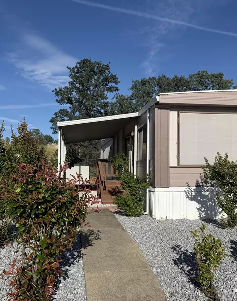 1449 Menomenee Ln, Redding, CA 96003 photo 3