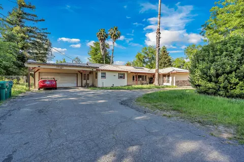 19133 Smith Ln, Redding, CA 96002