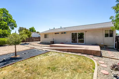 Exterior - 1720 Stetson Way, Redding, CA 96003 photo 4 of 7
