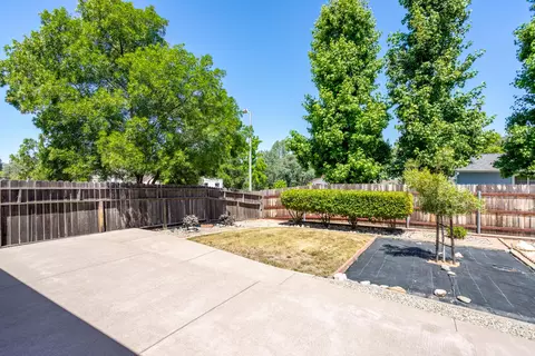 Exterior - 1720 Stetson Way, Redding, CA 96003 photo 6 of 7