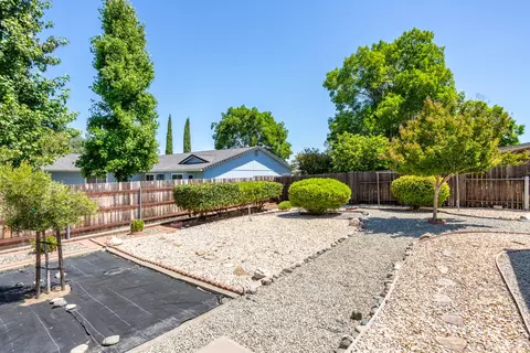Exterior - 1720 Stetson Way, Redding, CA 96003 photo 5 of 7