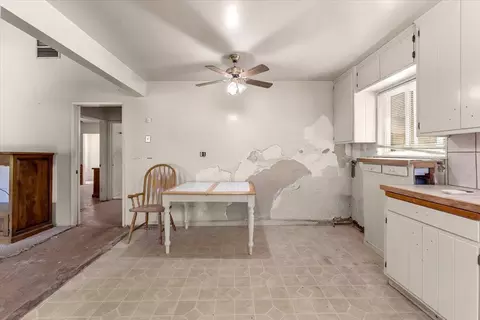 Kitchen - 12125 Romar St, Redding, CA 96003 photo 3 of 4