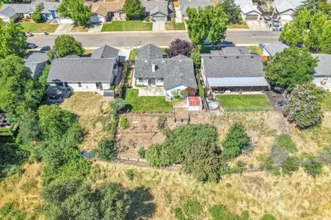 View/Area - 1368 Grouse Dr, Redding, CA 96003 photo 3 of 6