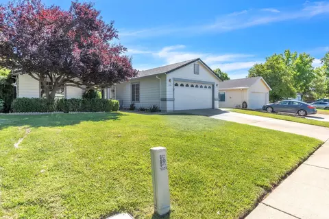 Exterior - 1368 Grouse Dr, Redding, CA 96003 photo 13 of 14