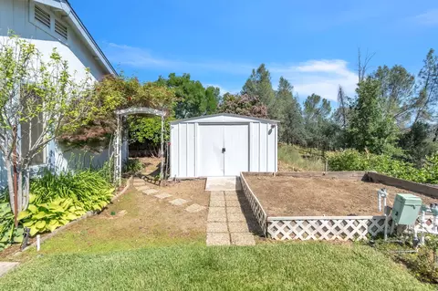 Exterior - 1368 Grouse Dr, Redding, CA 96003 photo 10 of 14