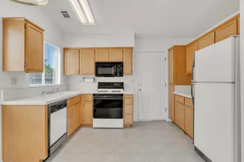 Kitchen - 1368 Grouse Dr, Redding, CA 96003 photo 1 of 2