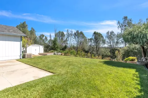 Exterior - 1368 Grouse Dr, Redding, CA 96003 photo 5 of 14