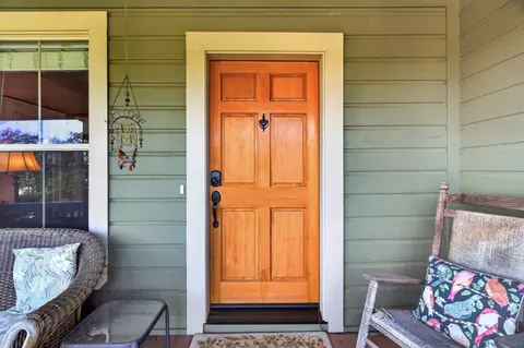 Entry Way - 2405 Butte St, Redding, CA 96001 photo 1 of 2