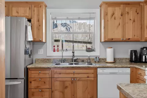Kitchen - 2405 Butte St, Redding, CA 96001 photo 3 of 3