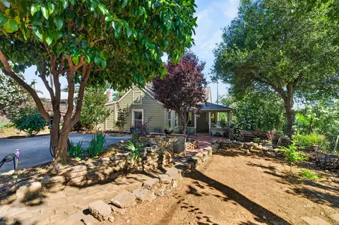 Exterior - 2405 Butte St, Redding, CA 96001 photo 9 of 18