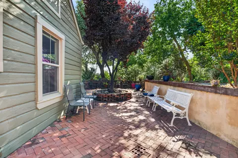Exterior - 2405 Butte St, Redding, CA 96001 photo 8 of 18
