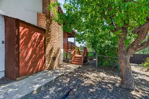 Exterior - 861 Dawson Ct, Redding, CA 96003 photo 15 of 17