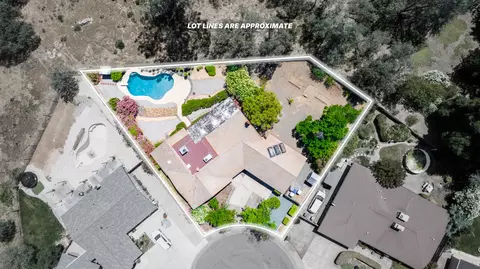 View/Area - 861 Dawson Ct, Redding, CA 96003 photo 1 of 4