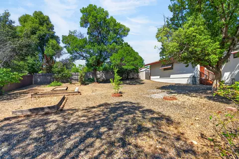 Exterior - 861 Dawson Ct, Redding, CA 96003 photo 13 of 17