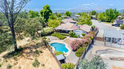 View/Area - 861 Dawson Ct, Redding, CA 96003 photo 4 of 4
