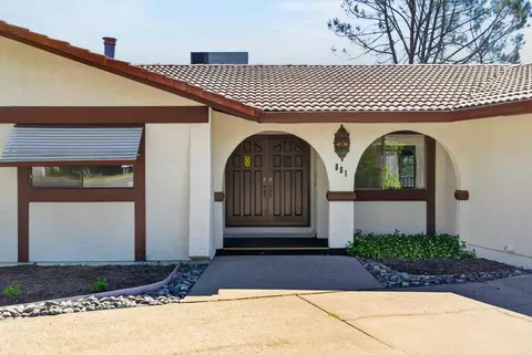 861 Dawson Ct, Redding, CA 96003