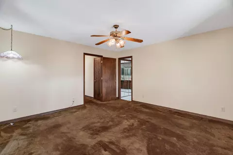 Living - 861 Dawson Ct, Redding, CA 96003 photo 7 of 7