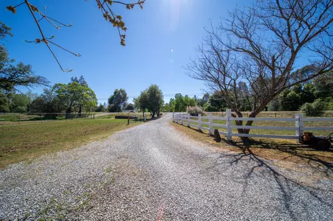 21334 Dersch Rd, Anderson, CA 96007 photo 4