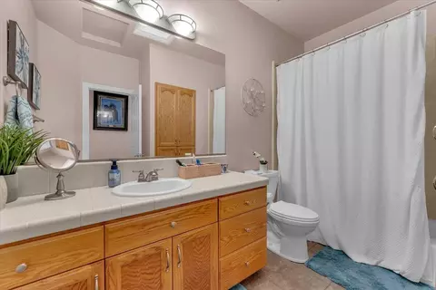 Bath - 2372 Tradition Way, Redding, CA 96001 photo 5 of 5