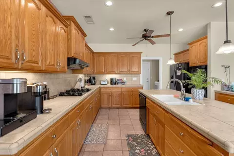 Kitchen - 2372 Tradition Way, Redding, CA 96001 photo 2 of 8