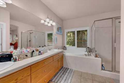 Bath - 2372 Tradition Way, Redding, CA 96001 photo 2 of 5