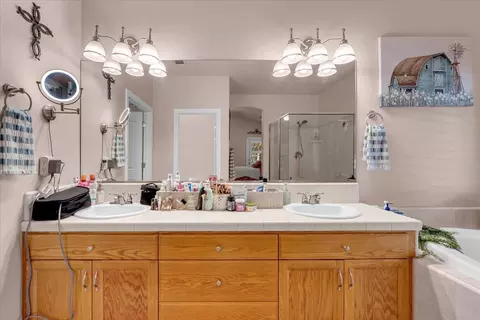 Bath - 2372 Tradition Way, Redding, CA 96001 photo 1 of 5