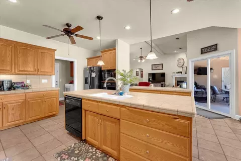 Kitchen - 2372 Tradition Way, Redding, CA 96001 photo 8 of 8