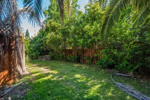Exterior - 2372 Tradition Way, Redding, CA 96001 photo 22 of 25