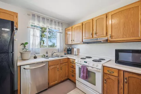 Kitchen - 22189 Old Alturas Rd, Redding, CA 96003 photo 6 of 6