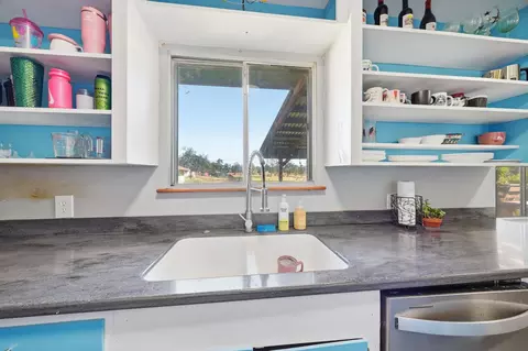 Kitchen - 22189 Old Alturas Rd, Redding, CA 96003 photo 3 of 6