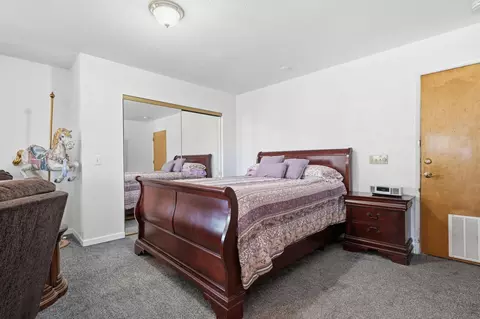 Bedroom - 22189 Old Alturas Rd, Redding, CA 96003 photo 4 of 4