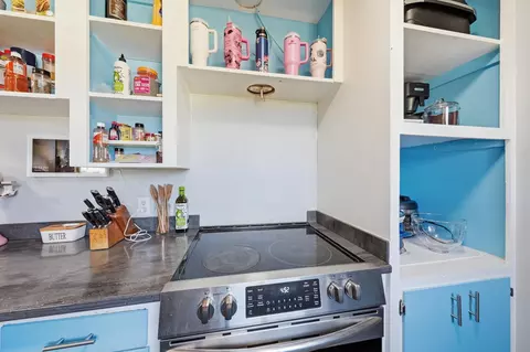Kitchen - 22189 Old Alturas Rd, Redding, CA 96003 photo 4 of 6