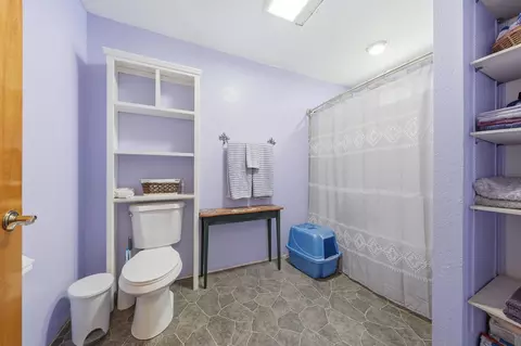 Bath - 22189 Old Alturas Rd, Redding, CA 96003 photo 5 of 5