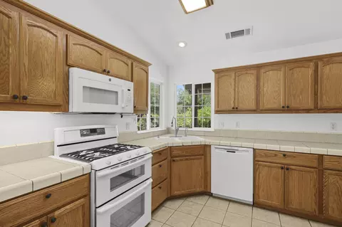 Kitchen - 17717 Walker Mine Rd, Redding, CA 96003 photo 2 of 2