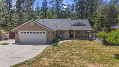 Exterior - 17717 Walker Mine Rd, Redding, CA 96003 photo 4 of 17