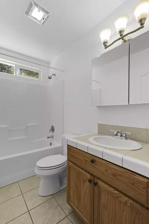 Bath - 17717 Walker Mine Rd, Redding, CA 96003 photo 1 of 7