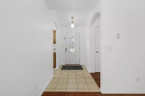 Entry Way - 17717 Walker Mine Rd, Redding, CA 96003 photo 1 of 4