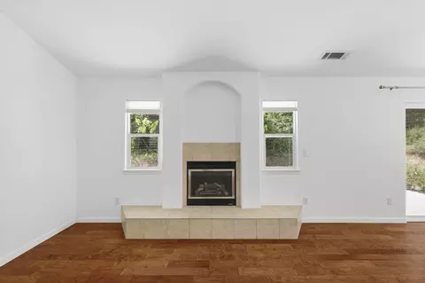 Living - 17717 Walker Mine Rd, Redding, CA 96003 photo 7 of 8