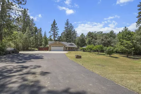 Exterior - 17717 Walker Mine Rd, Redding, CA 96003 photo 3 of 17