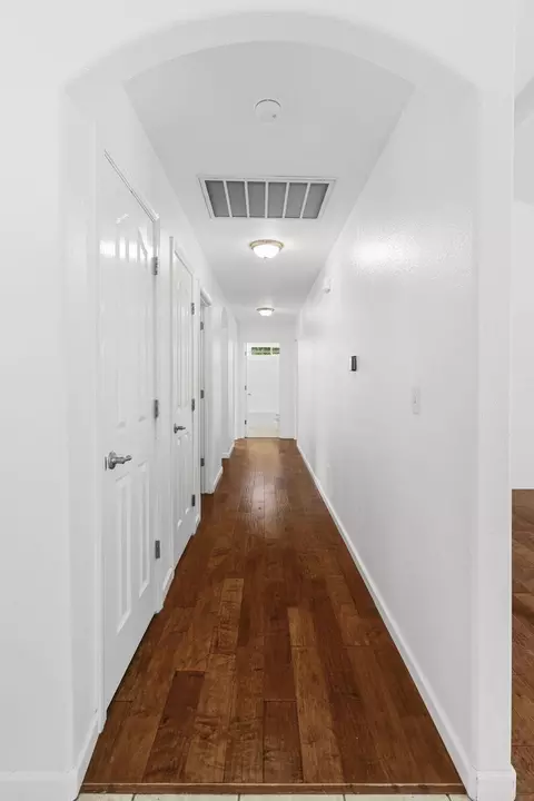 Entry Way - 17717 Walker Mine Rd, Redding, CA 96003 photo 3 of 4