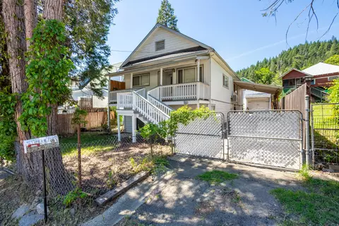 6011 Snow St, Dunsmuir, CA 96025